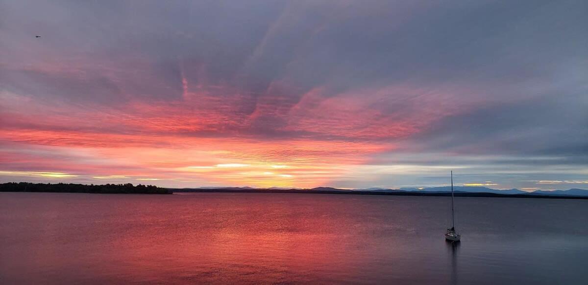 Loza House Adirondack Skydeck Unit Lake Front Plattsburgh Dış mekan fotoğraf